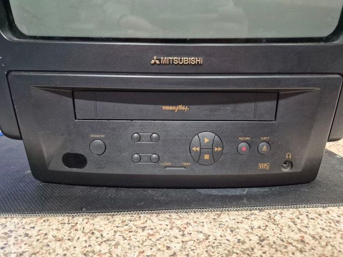 mitsubishi tv CT14MV1L Tv and VCR Combination System
