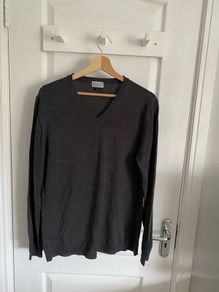 Baulmer mens v neck jumper