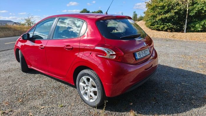 Peugeot 208 2015
