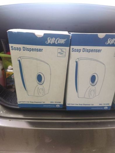 Hand soap dispenser