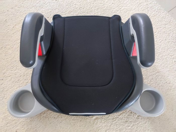 Graco car/booster seat with removable back