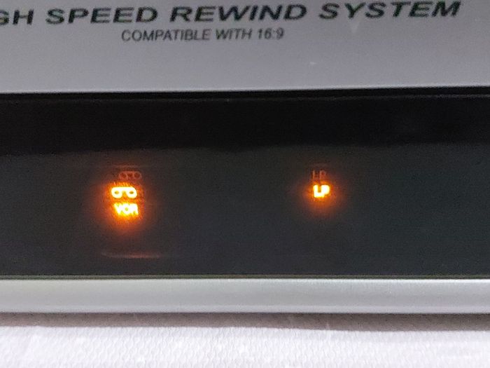 DAEWOO VHS Player, Silver, Model No. ST220PI, in excellent condition, seems to be working fine