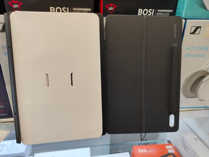Original Samsung Galaxy Tab S7 , S8 Slim Book Cover Keyboard (Used)