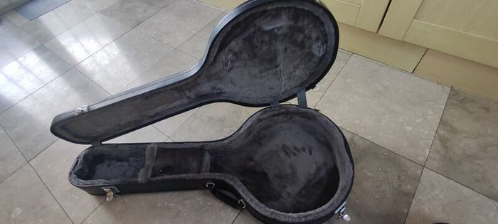 Banjo hard case gig bag - black (fits 19 fret banjos perfectly)