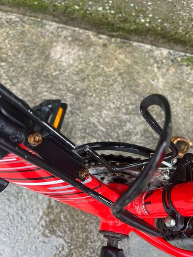 Red apollo phaze mountain bike