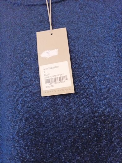 Rowen  Avenue Tinsel Jumper. S. S- 12.    B.N.W.T. (Carraig  Donn)