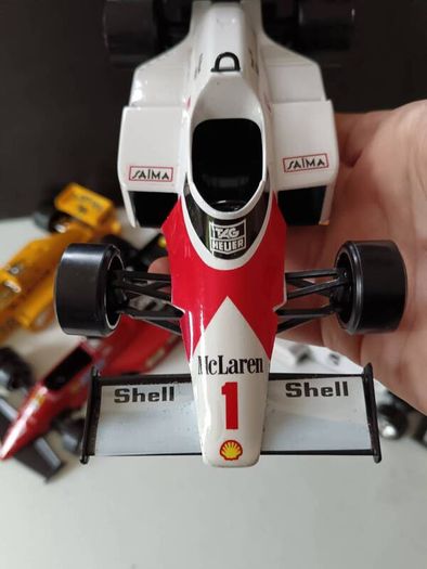 5 NOS Bburago 1/24 Grand Prix Cars