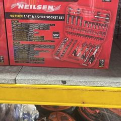94 piece neilsen socket set