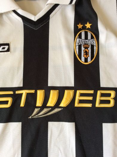 Juventus FC. Turin. Italy. Official Lotto Home Jersey Season 2001/2002. Collect In Dublin Or Receive Via Post.