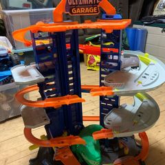 Hot Wheels ultimate garage