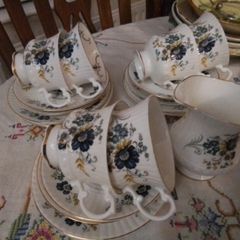 Royal Tara Nineteen Piece "Cornflower" Teaset