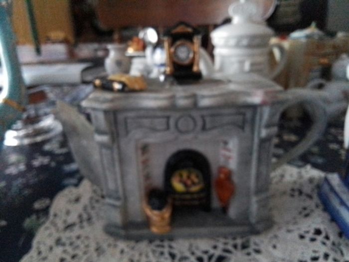 VTG Novelty Teapot " Teapottery Co."