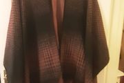 Cape/Retro Style Houndstooth Cape  ..  Super Cozy Oversized Wrap Design, a New Fashion Trending for Winter
