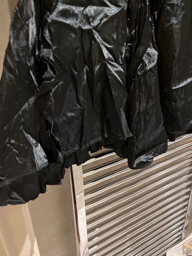 Black dipped hemline skirt
