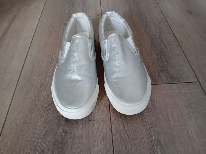New Sneakers 4/37