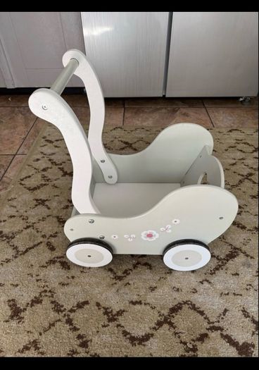 Dolls Pram