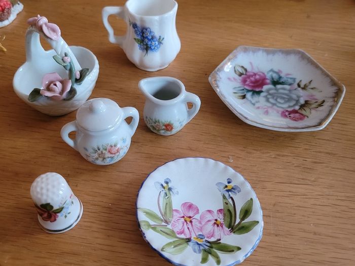 Miniatures from China / Porcelain SALE