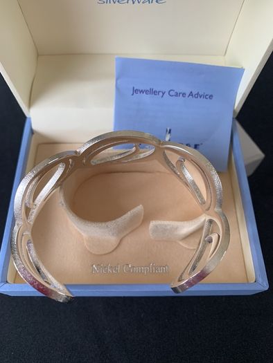 silver NEWBRIDGE bangle