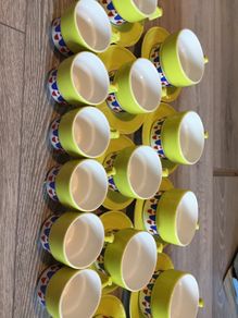 Vintage porcelain Italian tea cup set (16 cups)