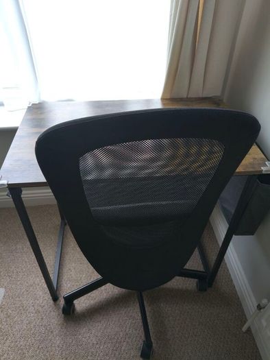 Office chair + desk