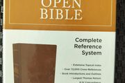 Holy Bible  The Open Bible by Thomas Nelson Genuine Leather brand new in box 110eu new on3n3ss