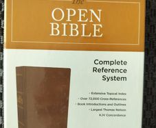 Holy Bible  The Open Bible by Thomas Nelson Genuine Leather brand new in box 110eu new on3n3ss