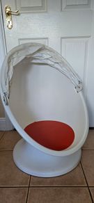 Kids swivel egg chair