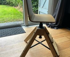 Adjustable kids chair