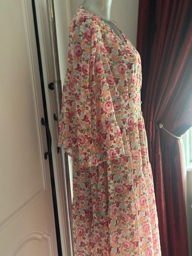 Lovely Gallery Floral maxi dress with front opening size UK16 EU44 Postage included