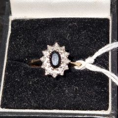 9ct gold sapphire & Diamond ring