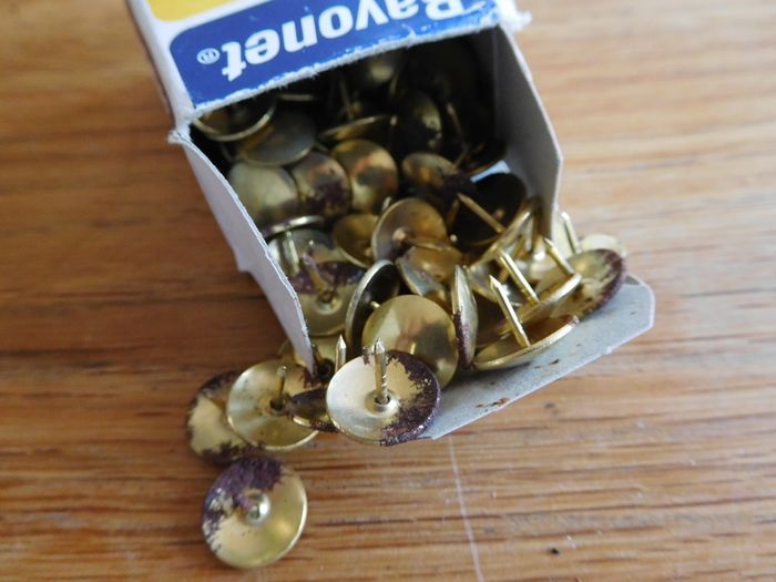 drawing pins