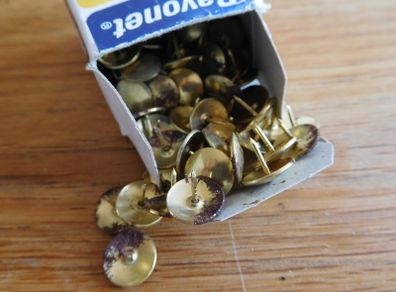 drawing pins