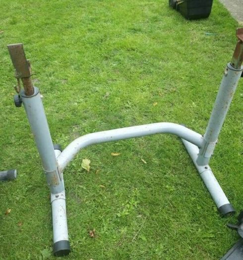 squat rack