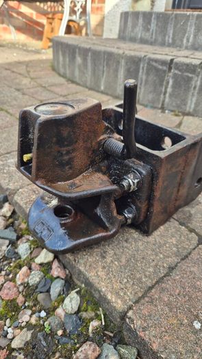 tractor fprklift jeep 4x4 suv hitch towing rockinger