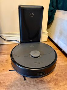 Eufy X8 Pro with Base Statin - robot vacuum