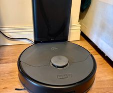 Eufy X8 Pro with Base Statin - robot vacuum