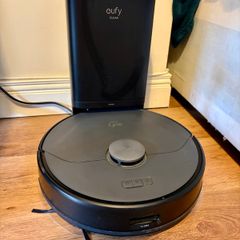 Eufy X8 Pro with Base Statin - robot vacuum