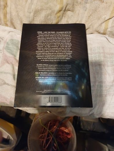 encylopedia of crime by Oliver cyraix