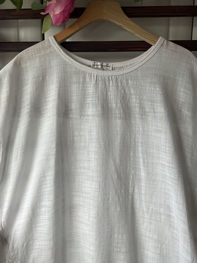 top white & lace top with parka back one size new collection brand