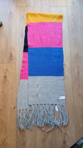 Ladies scarf - brand new with tag