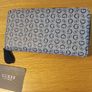 Guess Brand Ladies Purse / Wallet. Image 3