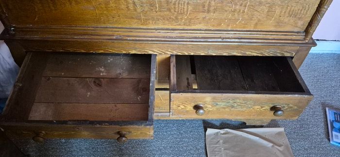 Antique storage unit