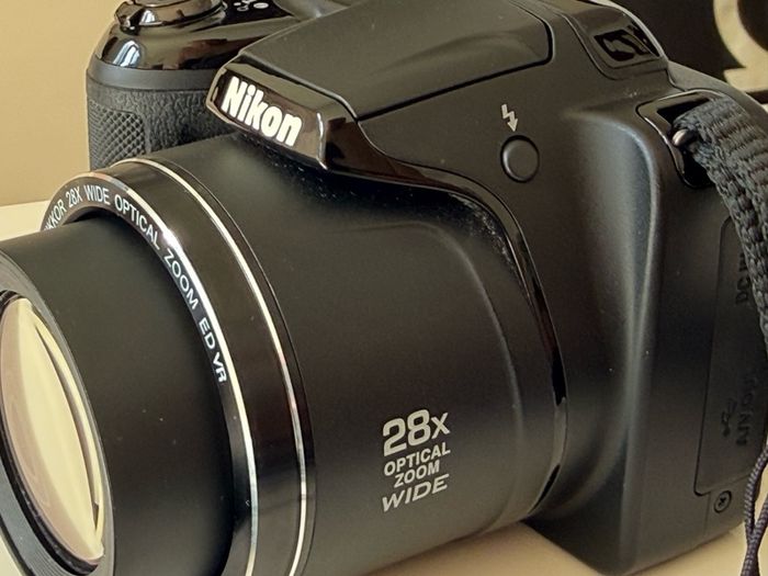 Nikon Coolpix L340 with 2x 32GB Cards & Bag