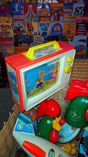1990s kelloggs rooster alarm clock..