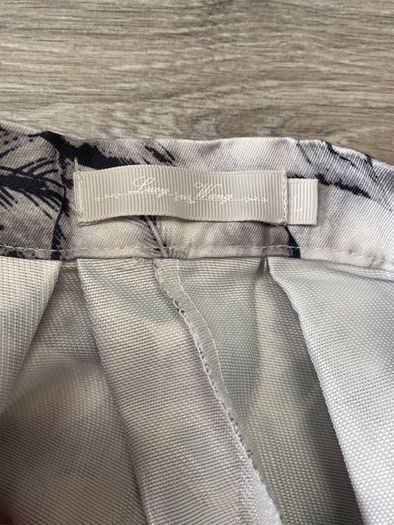 Gorgeous 2 piece skirt and top size 10 - 12