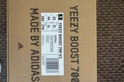 Yeezy 700v2 Tephra