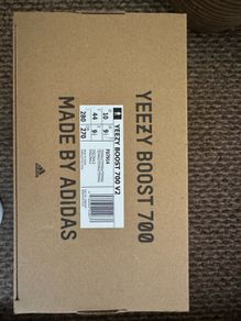 Yeezy 700v2 Tephra