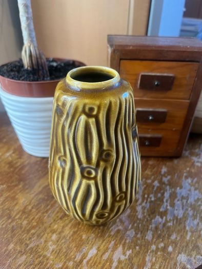 Celtic Kilrush Vintage Vase Wavy Bark Pattern Mustard Irish Pottery