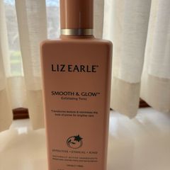 Liz Earle Smooth & Glow Exfoliating Tonic (200 ml)