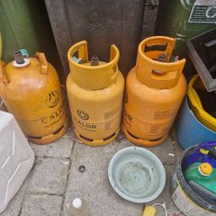 3 gas bottles